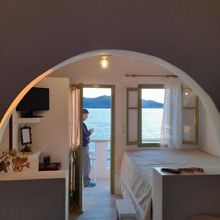 Milos By The Sea - Eco House Plaka  Luaran gambar