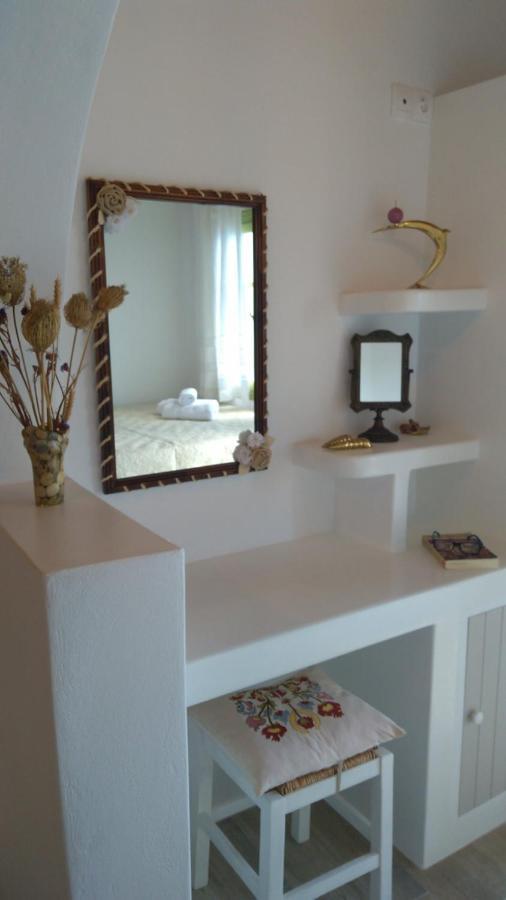 Milos By The Sea - Eco House Plaka  Luaran gambar