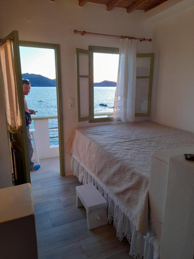 Milos By The Sea - Eco House Plaka  Luaran gambar
