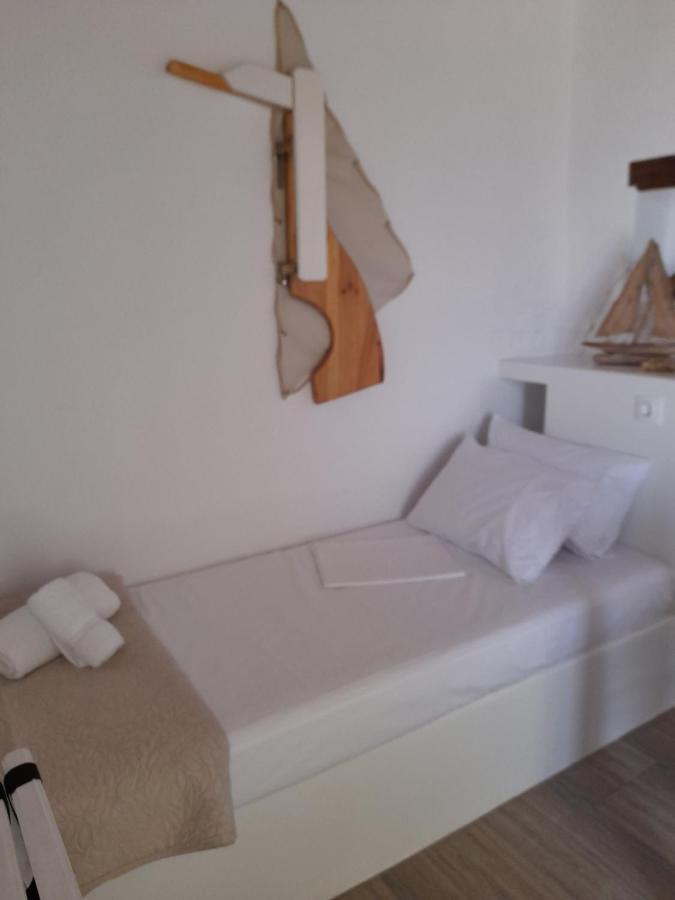 Milos By The Sea - Eco House Plaka  Luaran gambar